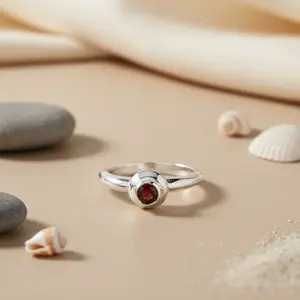 Anillo de Plata 925 con Piedra de Granate Natural, Corte Ovalado, Chapado en Rodio, Elegante Tecnología de Incrustación de Rodio, Regalo para Mujer - Product Image 2