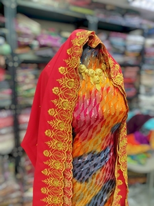 Châle de robe en velours twill jacquard somalien multicolore avec imprimé rayures géométriques brodé rouge et tissu de luxe - Product Image 2