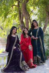 Vestido Anarkali bordado a mano de calidad superior con Dupatta adecuado para compromisos y eventos étnicos disponible al mejor precio - Product Image 2