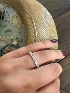 แหวนเพชรทรงเรเดียนท์คัต 2 กะรัต ความใส VVS ได้รับการรับรองจาก IGI เพชรเลี้ยงในห้องปฏิบัติการ ตัวเรือนทองคำแท้ 18K สำหรับผู้หญิง แหวนหมั้น แหวนแต่งงาน แหวนหรูหรา - Product Image 4