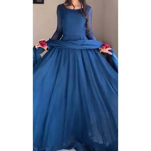 Traje Anarkali de Chifón Azul Liso de Alta Calidad, Conjunto de 3 Piezas con Dupatta, Vestido Largo con Vuelo, Ropa Festiva Pakistaní e India para Fiestas - Product Image 1
