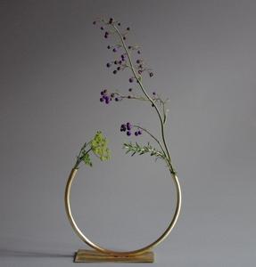 Juego de Jarrones de Metal Dorado Minimalistas de Lujo con Soporte Cilíndrico Alto y Delgado, Florero Moderno para Mesa, Jarrones Decorativos Elegantes - Product Image 3