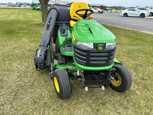 รถตัดหญ้า John Dear Lawn Tractor X734 เครื่องยนต์ดีเซล ระบบขับเคลื่อนไฮโดรสแตติก พร้อมเกียร์และปั๊ม - Product Image 6