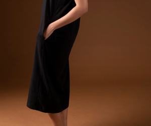 Vestido midi negro sin mangas con cuello en V, de punto de algodón, casual, holgado, con dobladillo recto, cintura natural, para todas las estaciones, color liso, con botones. - Product Image 3