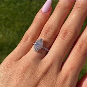 Anillo de Diamante Moissanita de Plata 925 de Exportador Indio para Compromiso o Joyería Fina Única y Brillante para Mujer al Mejor Precio - Product Image 2