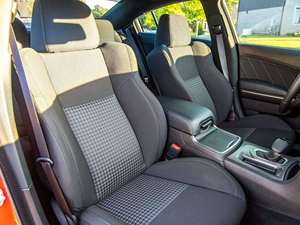 รถยนต์ปี 2023 รุ่น Charger AWD เทอร์โบ เบาะหนัง ไมล์น้อย เกียร์อัตโนมัติ พวงมาลัยซ้าย น้ำมันเบนซิน/แก๊ส หลังคาซันรูฟแบบพาโนรามา - Product Image 5