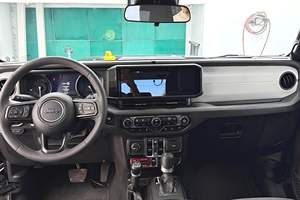 Jeep Wrangler Willys 4xe Usado 2024 - Product Image 5