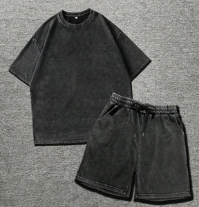 Fabricante de Ropa Urbana Personalizada, Conjunto de Camiseta y Pantalones Cortos Transpirables de Algodón Orgánico 100%, Estilo Vintage Lavado Ácido para Verano - Product Image 1