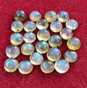 Vijay Enterprises Cabochon rond en labradorite naturelle 5 mm - Pierre brute de haute qualité du Rajasthan pour la fabrication de bijoux - Product Image 1