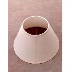 Pantallas de lámpara de tela hechas a mano Mini Coolie blancas modernas para cubiertas de iluminación interior - Product Image 1