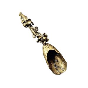 Cuchara de té de latón hecha a mano con grabado intrincado, acabado liso, cuchara de té de latón para servir en hotel, cuchara de té de latón oxidado - Product Image 1