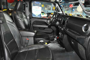 Usado 2020 Jeep Wrangler Unlimited Sahara 4WD Dirección Izquierda 50001-75000 Millas - Product Image 4