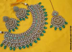 Nuevo diseño elegante chapado en oro tradicional Motipearl & Drop Kundan tachonado gargantilla collar pendiente Mangtika conjunto y conjunto de joyería Mujer - Product Image 3