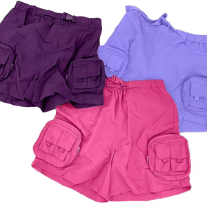 Pantalones cortos de nailon con cintura elástica y bolsillo de parche 3D con bordado unisex y logotipo personalizado para verano - Product Image 2