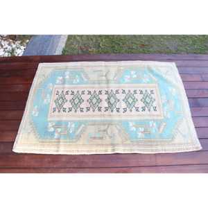 Alfombra Turca Pequeña de 3x4.4 pies (91x135 cm), Alfombra de Lana Azul Vintage con Diseño Abstracto - Product Image 3