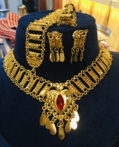 24K oro Dubai Vintage clásico perla flor broche pendientes collar aniversario moda cobre joyería conjunto regalo - Product Image 1