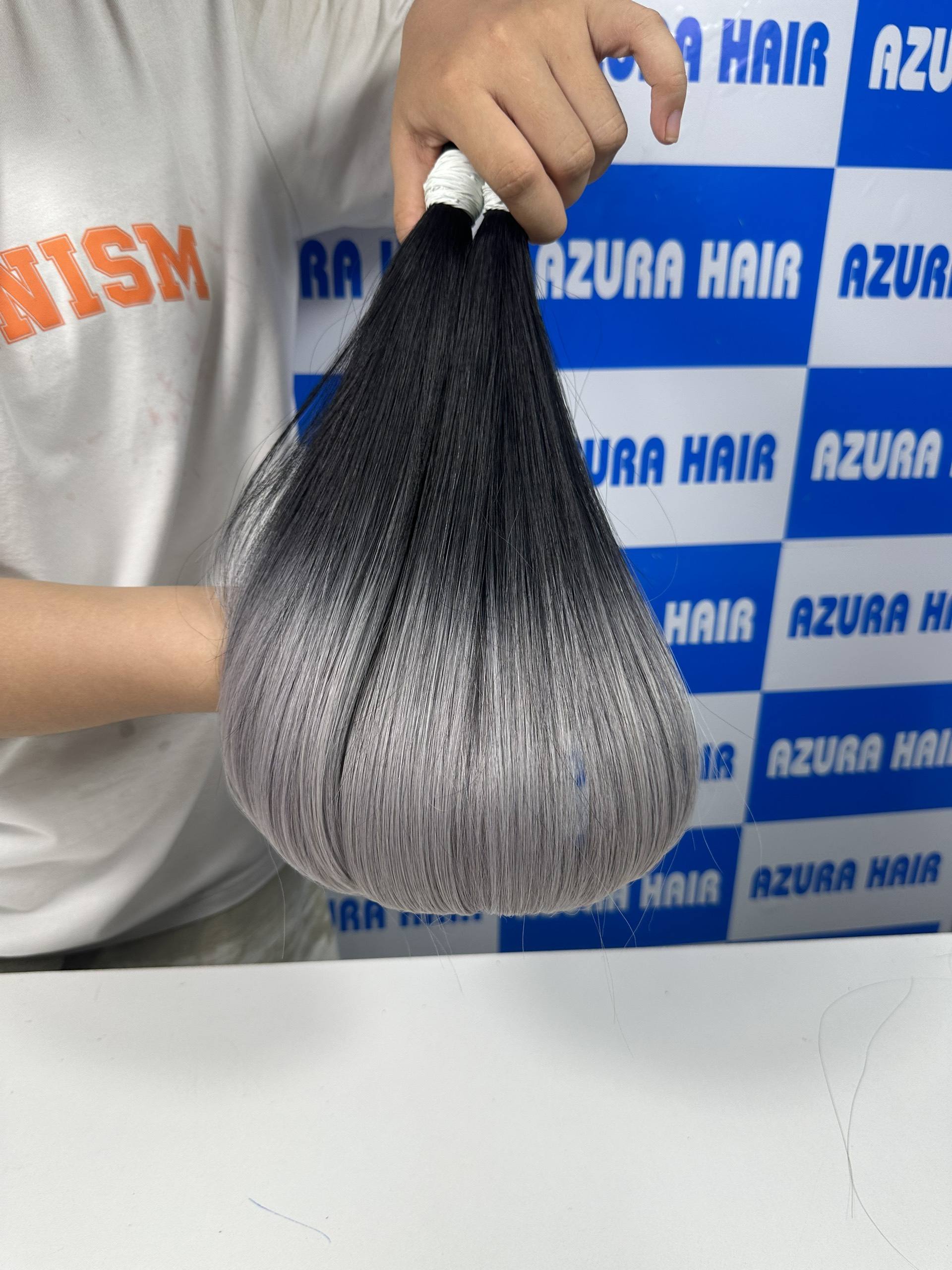 สีเหลือง