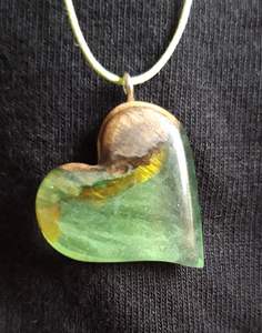 2024 venta al por mayor creativo hecho a mano brillante tradición neackles en único cielo azul oscuro nubes resina collar luminoso para mujeres - Product Image 2