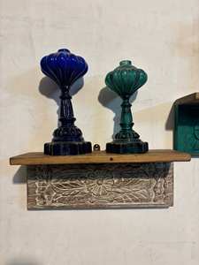 Étagère murale en bois artisanale avec sculpture florale |   Ensemble de 2 étagères murales rustiques vintage - Product Image 4