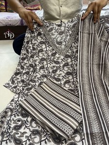 Collage Days & Office Wear Bloque de mano Impreso Tela Lisa M A XXL Tamaño Colección Kurti de tres piezas a precio razonable - Product Image 5