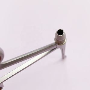 ชุดเครื่องมือผ่าตัดสแตนเลสแบบฆ่าเชื้อได้ด้วยความร้อน ใช้ซ้ำได้ คีมจับแบบส่องกล้องสำหรับใช้ในโรงพยาบาลและคลินิก - Product Image 4