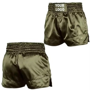 กางเกงชกมวยผ้าซาตินแบบสั่งทำ OEM ขายส่ง สำหรับมวยไทย MMA พร้อมโลโก้สั่งทำ คุณภาพพรีเมียม น้ำหนักเบา ทนทาน ผ่าสูง สำหรับการฝึกซ้อม - Product Image 1