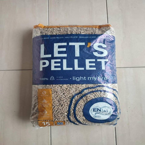 Fabricant de granulés de bois de pin et de chêne européens de 6 mm en sacs de 15 kg, livraison mondiale à prix avantageux - Product Image 1