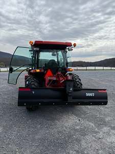 Tractor de Ruedas L4060HSTC-LE de 40 HP 4x4 con Cargador Frontal LA805 en Stock - Product Image 2