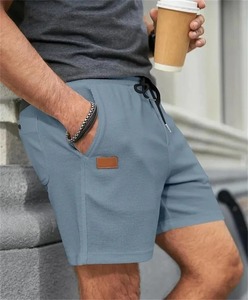 2025hommes couleur unie décontracté pantalons courts lin plage respirant confortable droit pantalon court hawaïen vacances hommes pantalons - Product Image 2