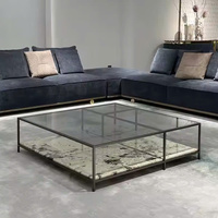 Table basse carrée multifonctionnelle contemporaine Marigo avec miroir, plateau en pierre et structure métallique pour salon et mobilier de maison