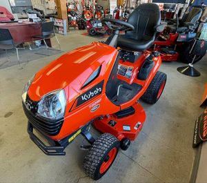 เครื่องตัดหญ้าแบบนั่งขับ Mini Kubota G231 HD พร้อมมอเตอร์และเกียร์คุณภาพสูง ผลิตในเยอรมนี น้ำหนัก 955 กก. สำหรับใช้ในสวนและฟาร์ม - Product Image 6