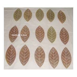 Porte-encens en pierre de savon naturelle en forme de feuille, sculpté à la main, avec des motifs floraux anciens, pour la décoration de la maison - Product Image 1