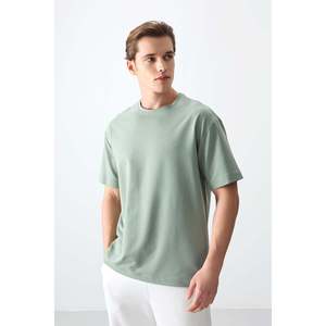 เสื้อยืดผู้ชายทรงโอเวอร์ไซส์ สีเขียวอ่อน เนื้อผ้าฝ้ายหนานุ่ม รุ่นเบสิค - 88377 - ลายกระบองเพชร - Product Image 1