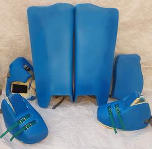 Protections de jambe de hockey haute performance pour la protection et le confort ultimes des gardiens de but Logo personnalisable pour adultes - Product Image 1