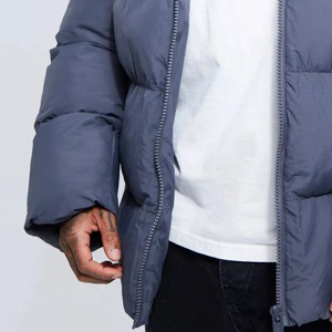 Doudoune matelassée pour homme de haute qualité 2026 avec logo personnalisé, coupe oversize unie, pour l'hiver - Product Image 3