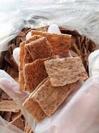 Gâteau au coco grillé vietnamien en tranches fines, texture légère et croustillante avec arôme de noix de coco grillée - Product Image 5