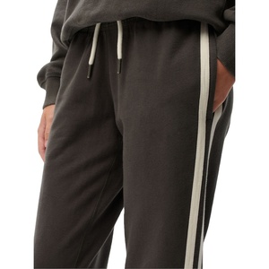 กางเกงจ็อกเกอร์ทรงบานลำลองคุณภาพสูงสำหรับผู้ชาย ดีไซน์เนอร์ออกแบบเอง เอวยางยืด รุ่นซ้อนทับ ปี 2026 - Product Image 4