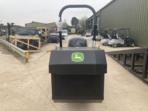 เครื่องตัดหญ้าแบบนั่งขับ John Deere X950R รุ่นปี 2023 เกรดอุตสาหกรรม เครื่องยนต์ 4 จังหวะ น้ำมันเบนซิน ของแท้จากโรงงาน พร้อมความกว้างการตัด 3000 มม. และกำลัง 1.0 กิโลวัตต์ - Product Image 4