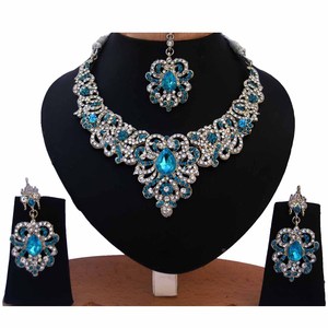 Ensemble de bijoux vintage en alliage plaqué or, fleurs traditionnelles artificielles, collier et boucles d'oreilles pour femmes, fiançailles, anniversaire, mariage, fête de mariage - Product Image 1