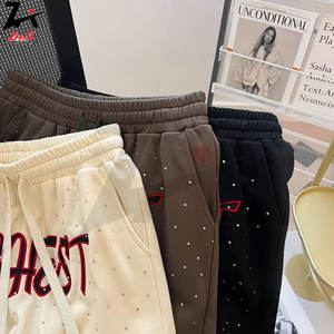 Shorts décontractés de style urbain avec patch diamant, logo brodé, coupe ample, cordon de serrage, pour hommes et femmes, élégants pour l'été - Product Image 2