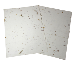 Juegos de letras Premium con partículas finas de hierba y espinillas de cebolla en el interior es un juego de letras de papel hecho a mano de algodón reciclado - Product Image 3