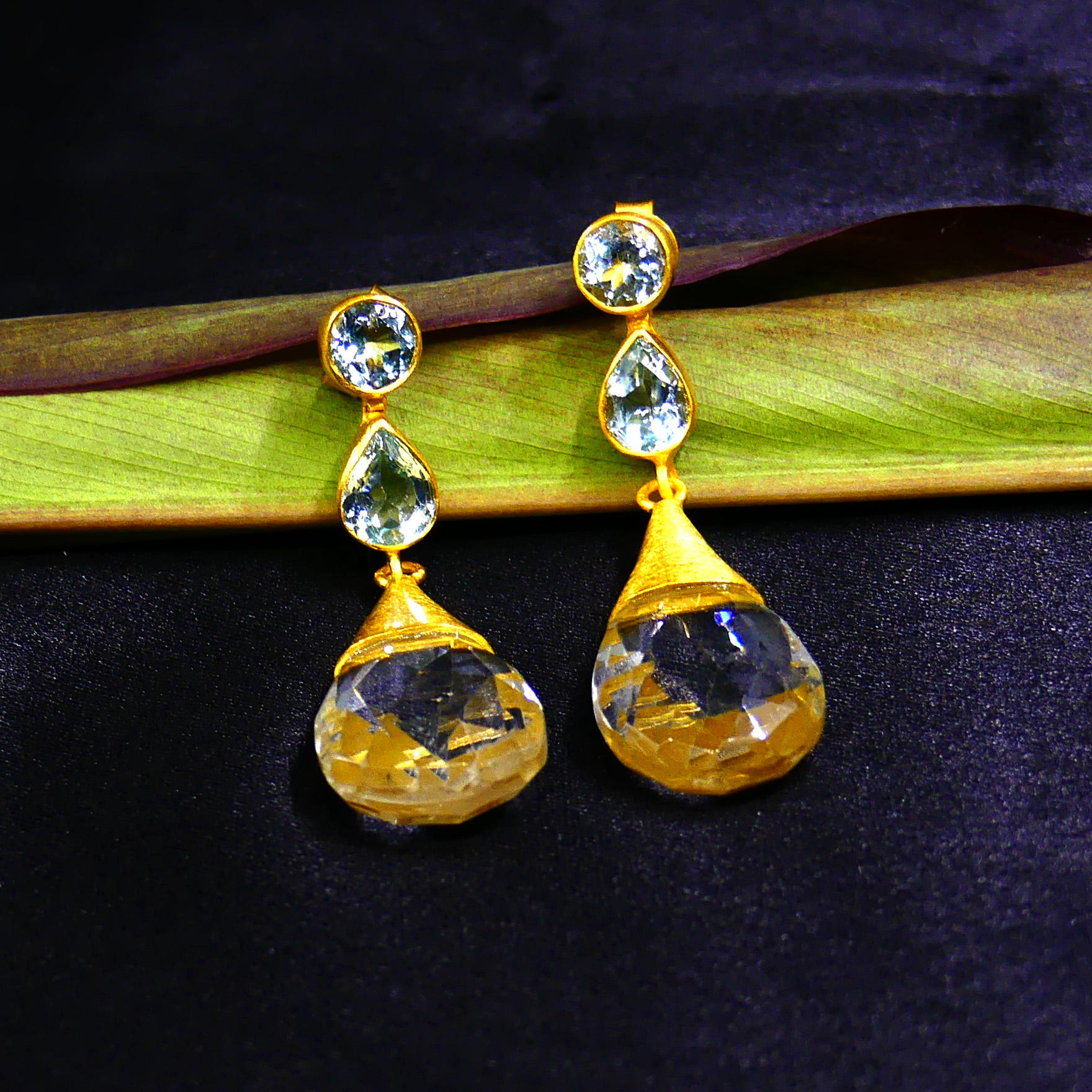 สีเหลือง