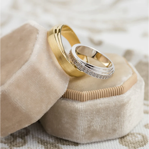 แหวนแต่งงานเพชรทรงกลมดีไซน์บิดเกลียวไม่เหมือนใคร ชุดเข้ากันอย่างลงตัว - Product Image 2