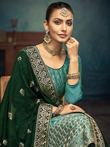 Costume Vichitra Salwar de qualité supérieure avec broderie de diamants Fournisseur indien exportateur de vêtements indiens pakistanais à bas taux - Product Image 3