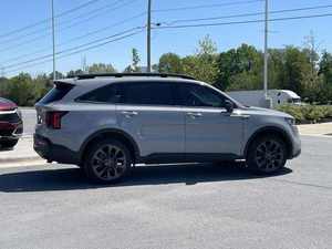 Gris 2024 K i a Sor ento Hybrid SX-Prestige AWD con asientos de cuero Sistema de navegación de techo solar de arranque remoto Asientos de tercera fila - Product Image 5