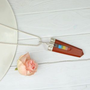 Collier pendentif en pierre de cristal naturelle 7 chakras, bâton plat, 45-50 mm avec chaîne en métal - Product Image 6