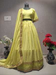 Lehenga choli-ropa de boda para novia, seda crepé con codificación y trabajo de secuencia, Color amarillo especial, Haldi, hermoso, venta al por mayor - Product Image 5