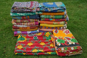 Wholesale Organic Printed Indian Vintage Cotton Kantha <b>Quilts</b> Handmade Sari <b>Throw</b> Blankets Beautiful Bohemian Hotel Bedding - Product Image 4