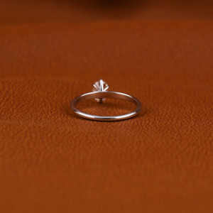 Anillo de compromiso de diamante cultivado en laboratorio rosa claro certificado Oro sólido de 14KT con ajuste de bisel Retrato Solitario Certificado IGI - Product Image 3