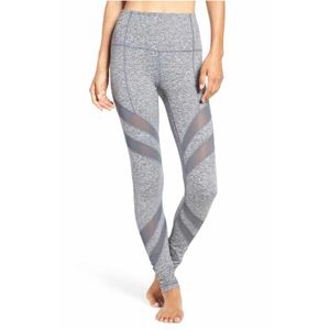 Comfortable & Stylish Seamless Spandex <b>Leggings</b> With Sublimation <b>Patterns</b> Perfect Gym & Yoga Pants - Product Image 3